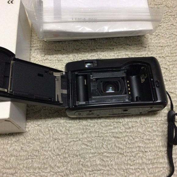 Leica ZX2 Film Camera. Working condition unknown. - Picture 7 of 9